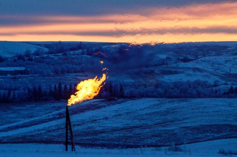 U.S. natgas trading at parity with oil after crude price collapse- oil and gas 360