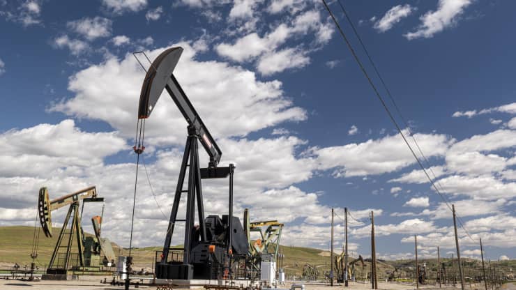 Oil prices headed for weekly loss, but stay well above $100/bbl- oil and gas 360