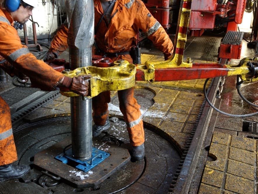 Oil stocks are showing a peculiar disconnect from crude prices- oil and gas 360