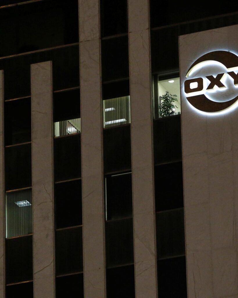 Occidental Petroleum begins buying back Buffett stock- oil and gas 360