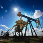 AI, carbon reduction, and M&A are top oil and gas trends to watch in 2025, new report says-oil and gas 360